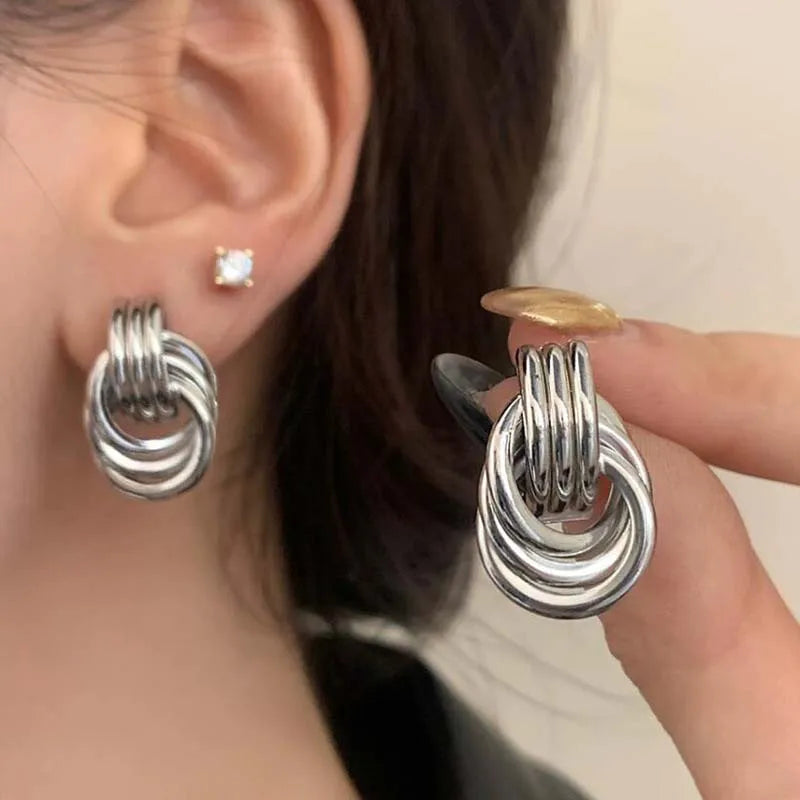 KNOTTED EARRINGS